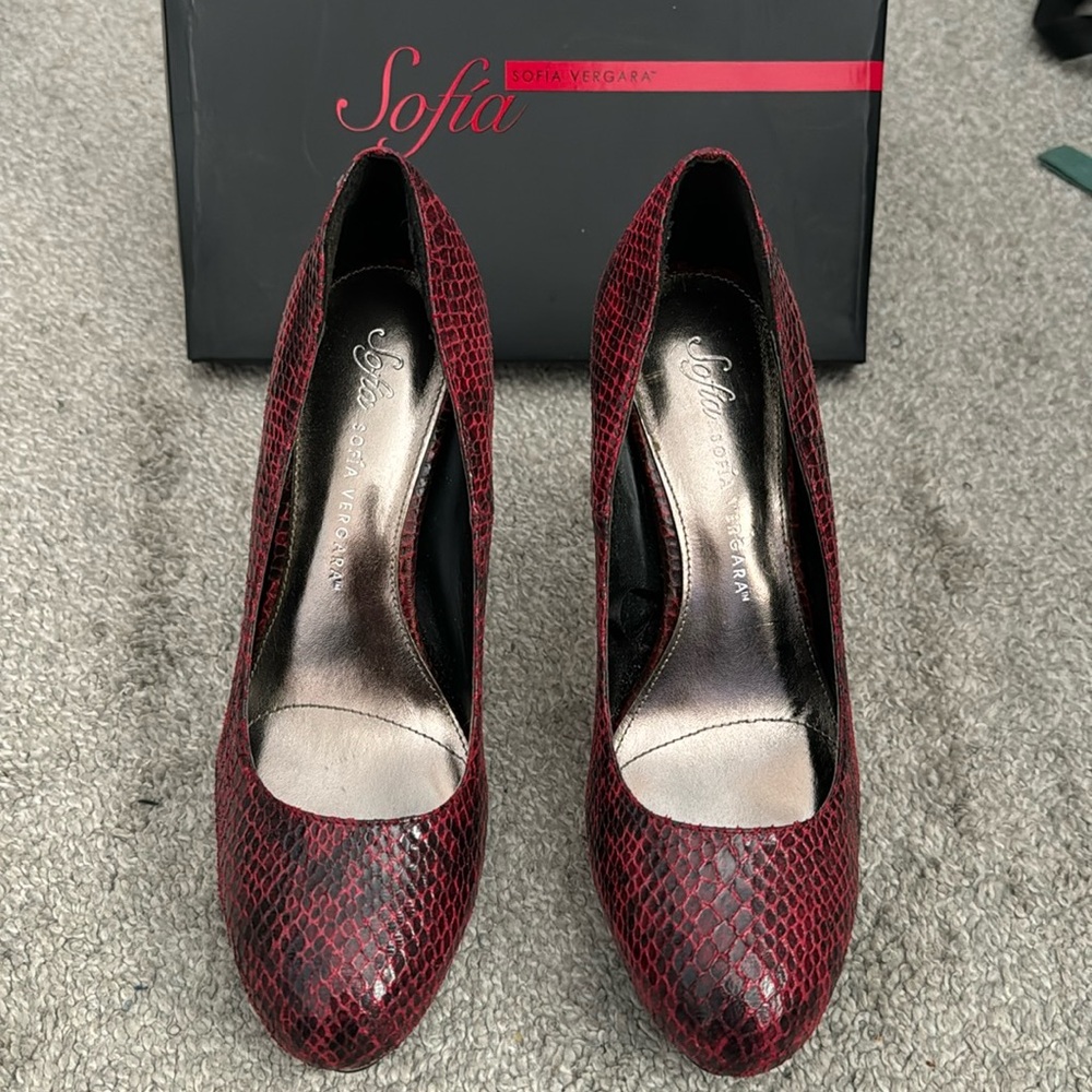 Sofia Vergara Women’s Heels Size 9
